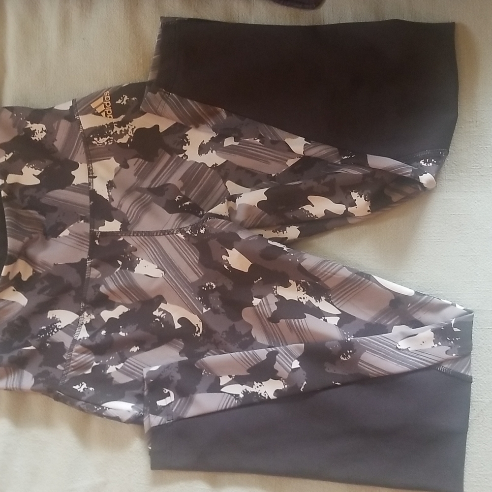 Medium Adidas leggings